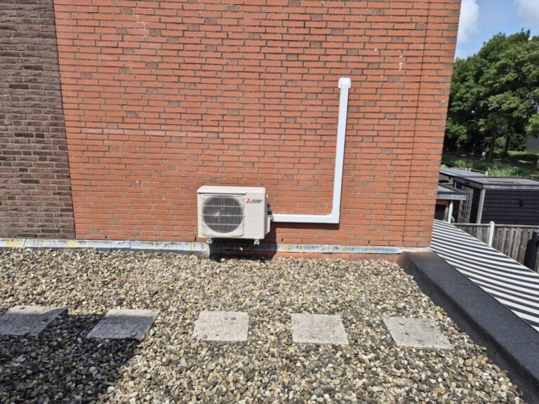 Mitsubishi buitenunit — Plat dak