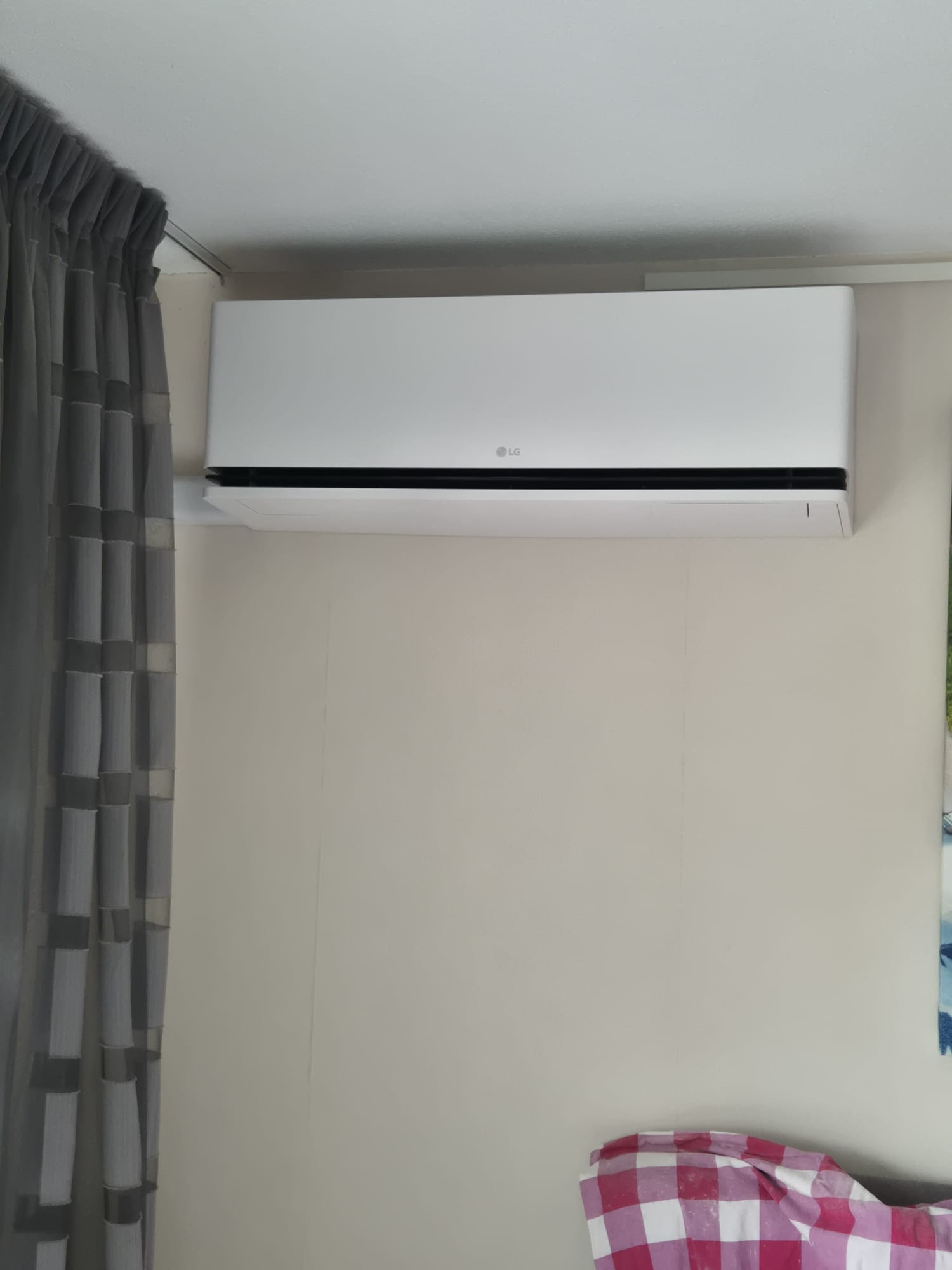 LG binnenunit — Slaapkamer